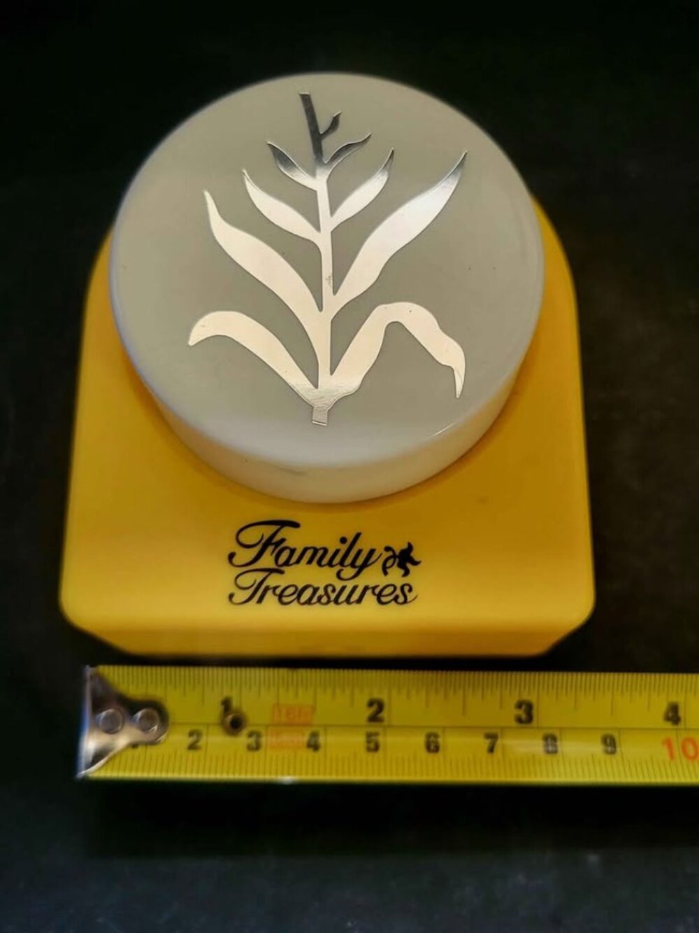 Family Treasures Branded Paper Punch - Leaf/Wheat
